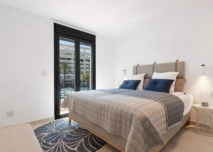 Stylish 1 Bedroom In Puerto Banus דירה